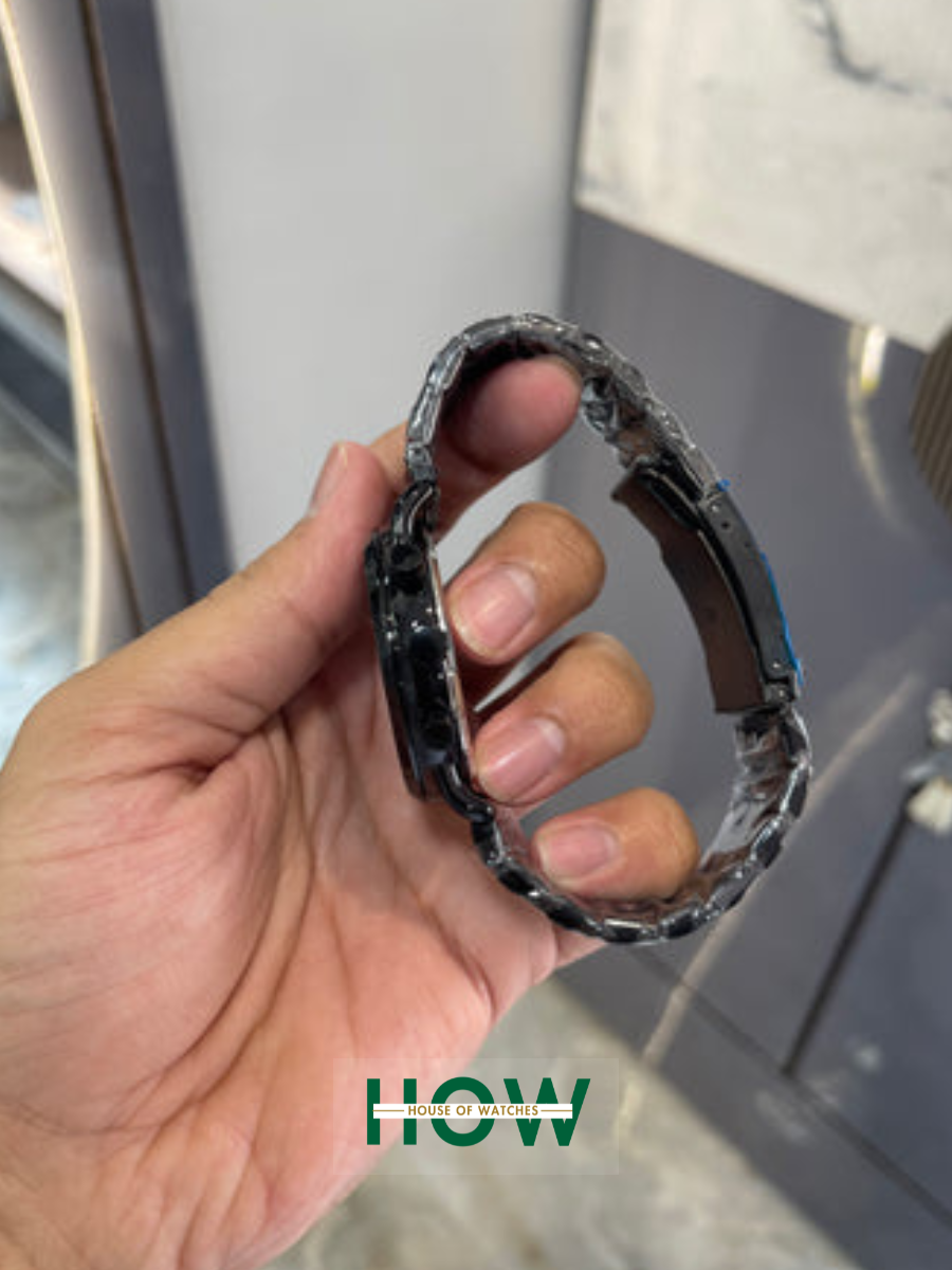 Fossil Black Chronograph Watch – Bold Modern Polished Bracelet Edition - Image 4